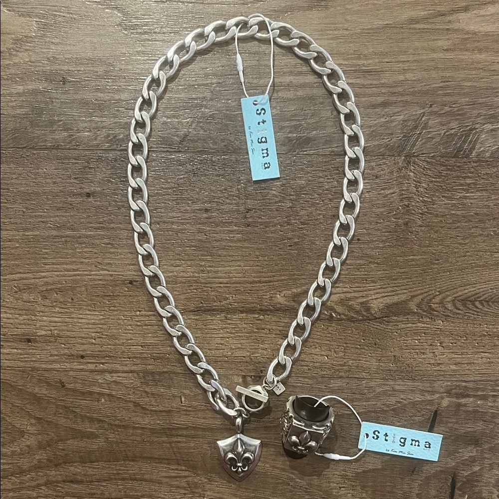 Sigma Beauty Silver Chain Necklace and Ring Set